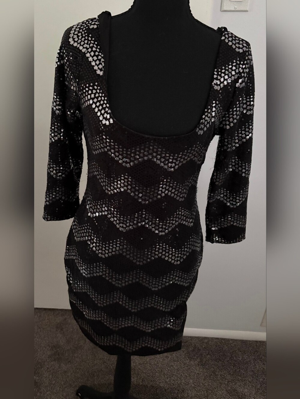 Arden B Black Sequin Scoop-Back Long Sleeve Bodycon Dress